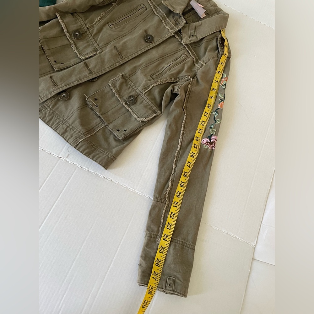 Romeo & Juliet Couture Khaki Embroidered Jean Jacket 100% Cotton metal buttons - Picture 14 of 14